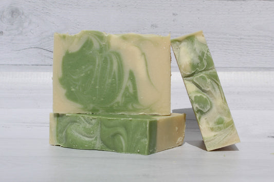 Jabón natural con bergamota y manteca de karité cruda